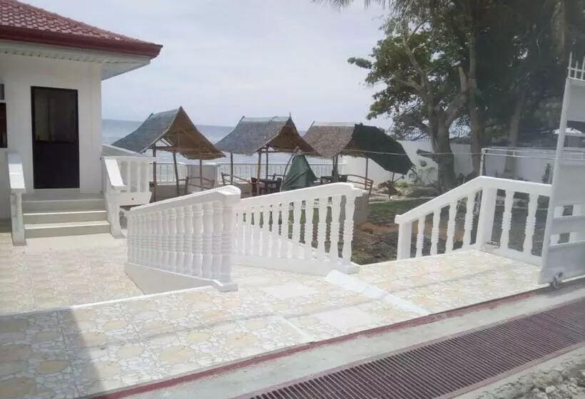 ペンション Luna Oslob Travellers Inn Beach Front
