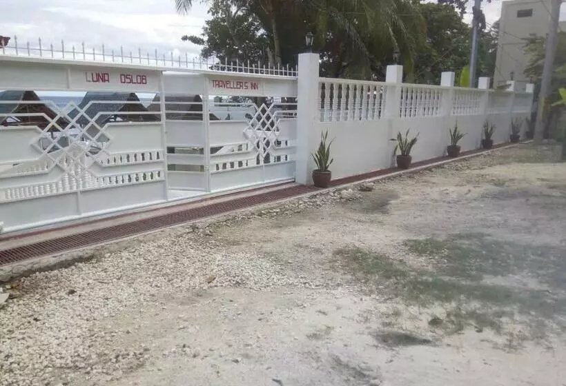 ペンション Luna Oslob Travellers Inn Beach Front