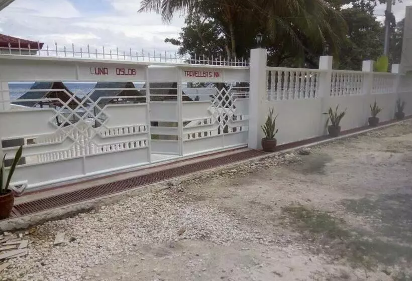 ペンション Luna Oslob Travellers Inn Beach Front