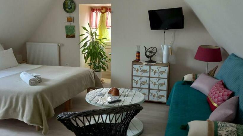 ベッドアンドブレックファースト Aux Penates De Toni Beauval