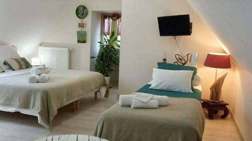 ベッドアンドブレックファースト Aux Penates De Toni Beauval