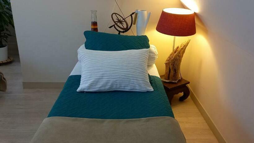 مبيت وإفطار Aux Penates De Toni Beauval