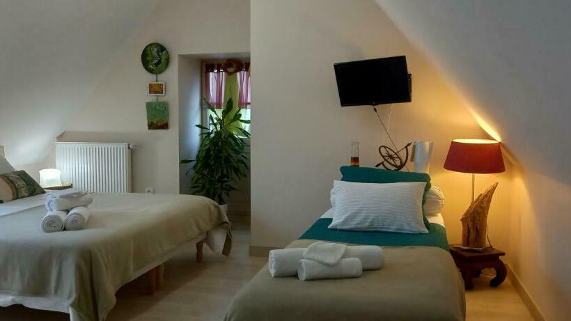 ベッドアンドブレックファースト Aux Penates De Toni Beauval