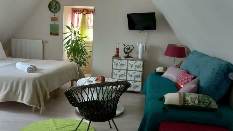 ベッドアンドブレックファースト Aux Penates De Toni Beauval