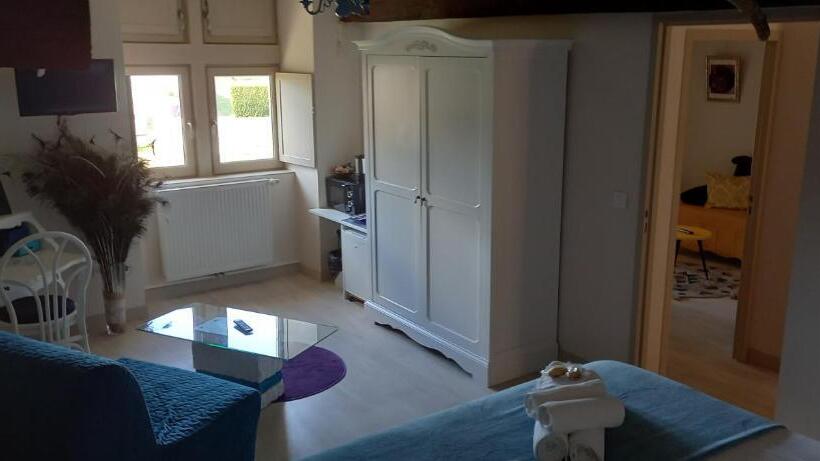 مبيت وإفطار Aux Penates De Toni Beauval