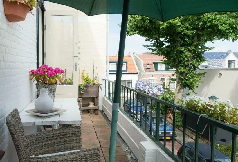 تختخواب و صبحانه Casa Fiore Zandvoort