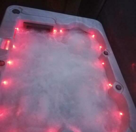 住宿加早餐  Nueva Suite Jacuzzi Relax Beach & Mountain