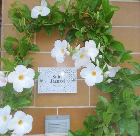 住宿加早餐  Nueva Suite Jacuzzi Relax Beach & Mountain