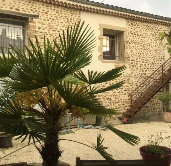 ペンション ô Joly Valois