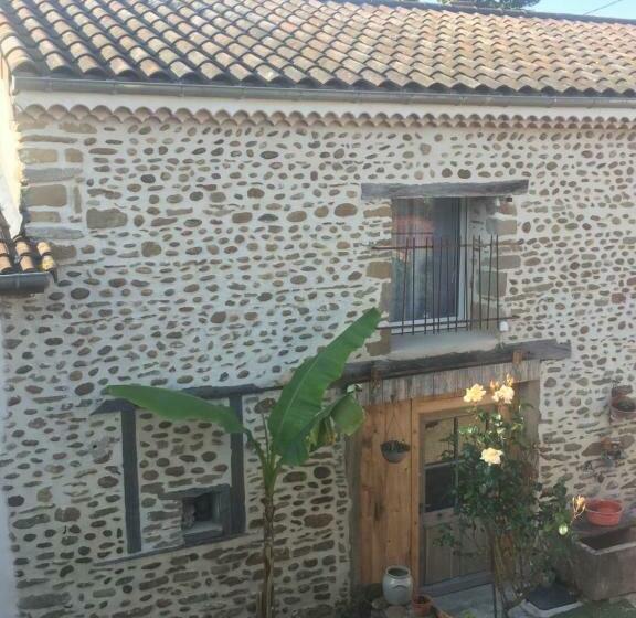 膳宿费 ô Joly Valois