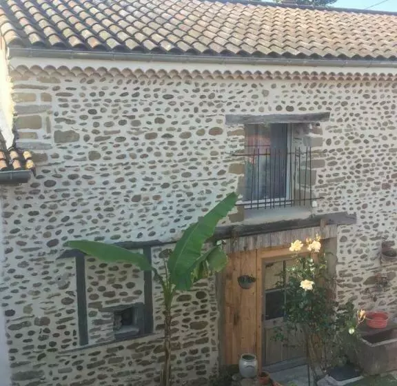 ペンション ô Joly Valois