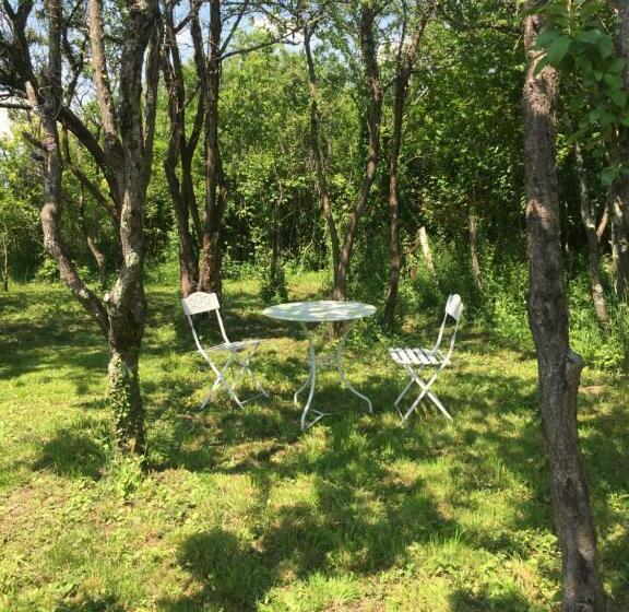 膳宿费 ô Joly Valois