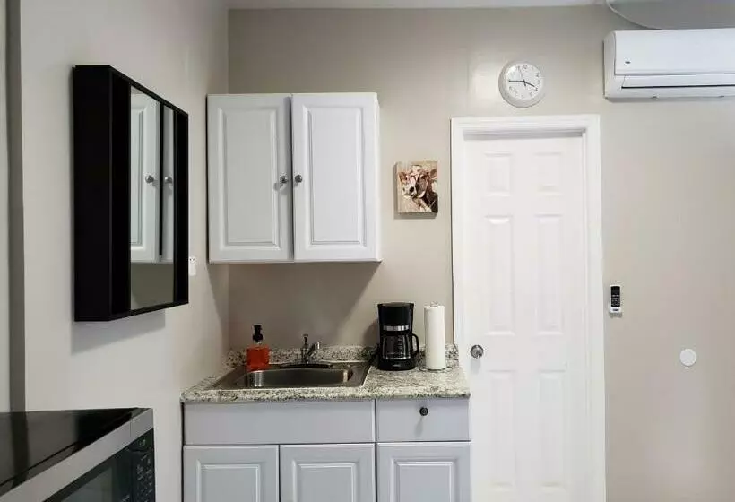 پانسیون Lovely & Modern Room In Miami