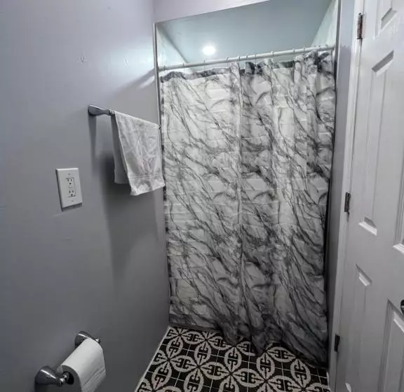 پانسیون Lovely & Modern Room In Miami