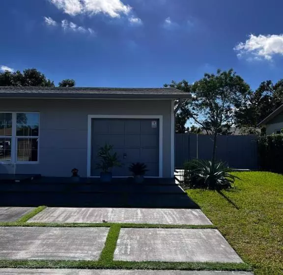 پانسیون Lovely & Modern Room In Miami