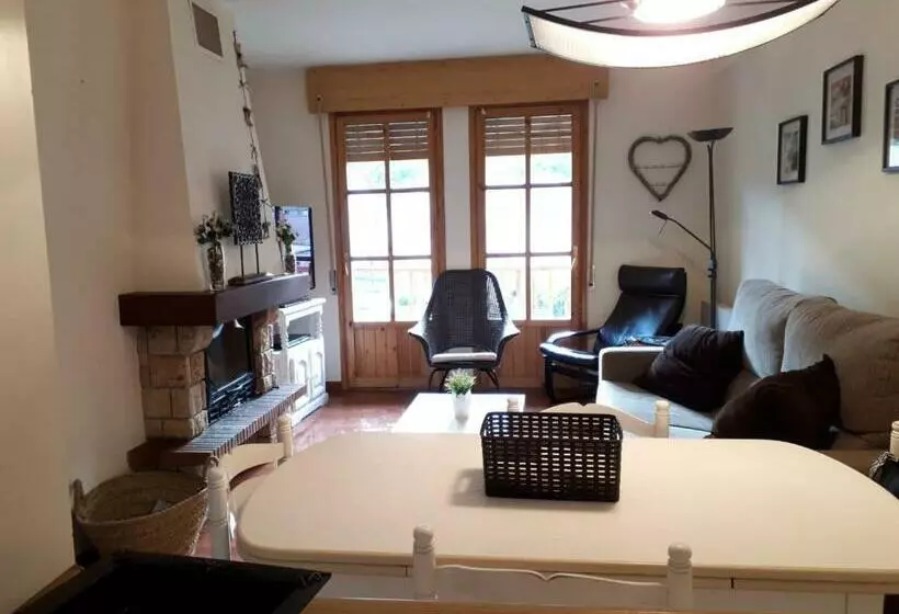 Retkeilymaja Biescas San Roque