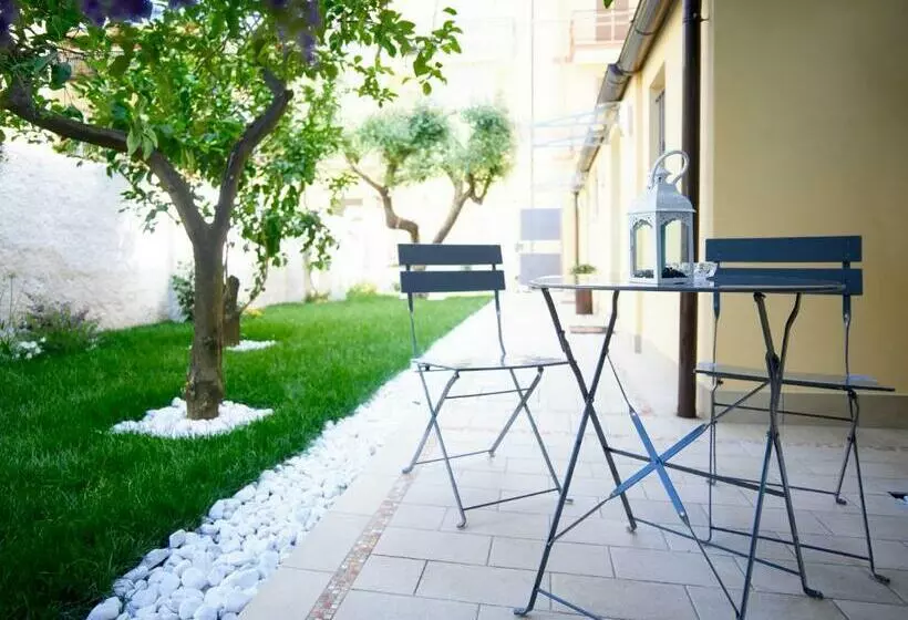 ベッドアンドブレックファースト Al Chiaro Di Luna