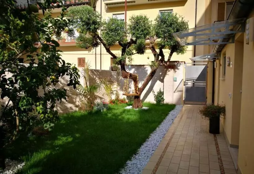 ベッドアンドブレックファースト Al Chiaro Di Luna