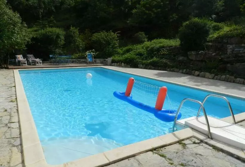 Aamiaismajoitus (B&B) Chambre Cévennes: Piscine, Lamas, Rivière