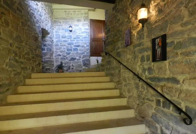 Aamiaismajoitus (B&B) Chambre Cévennes: Piscine, Lamas, Rivière