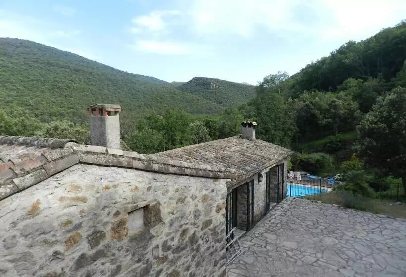 Aamiaismajoitus (B&B) Chambre Cévennes: Piscine, Lamas, Rivière