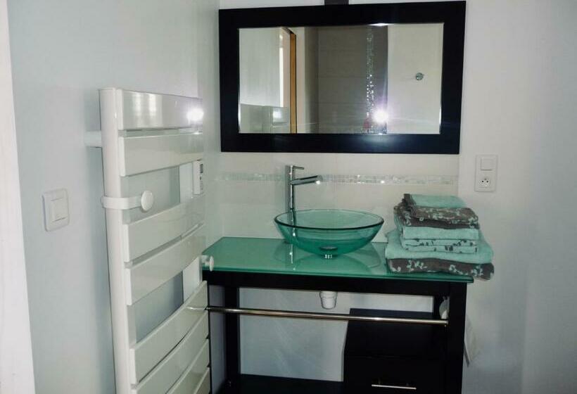 تختخواب و صبحانه La Miellerie