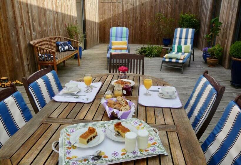 تختخواب و صبحانه La Miellerie