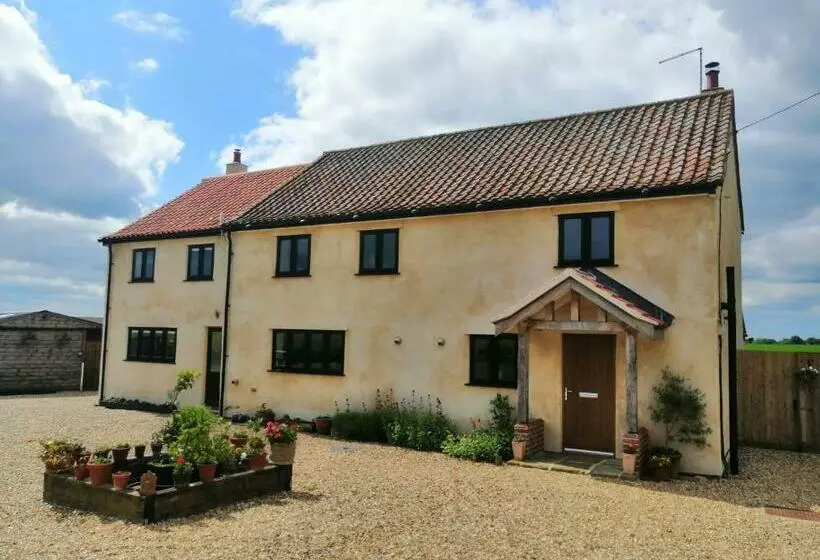 Fieldview Farmhouse Bed And Breakfast