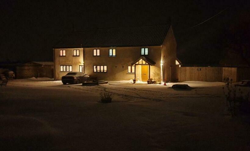 Fieldview Farmhouse Bed And Breakfast