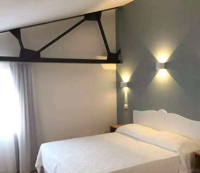 Majatalo Cinema House Apartments