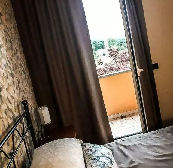 Aamiaismajoitus (B&B) Acero Rosso