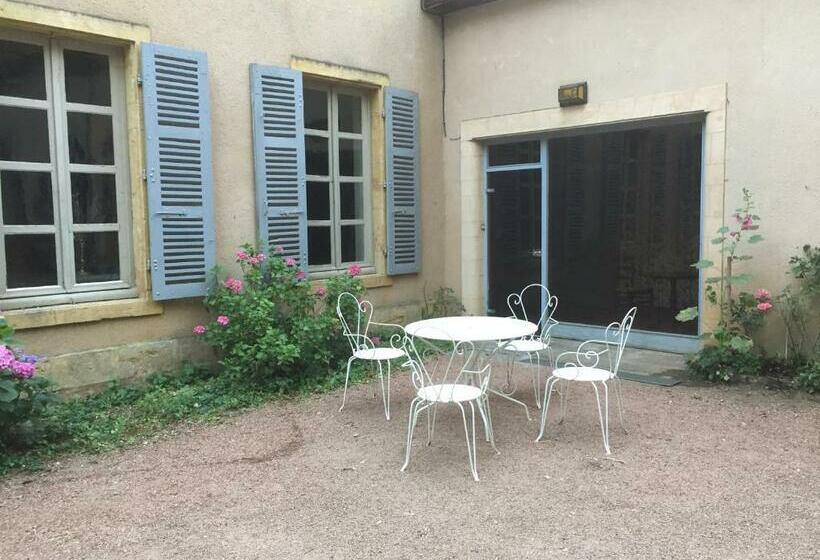 住宿加早餐  La Maison Des Pères