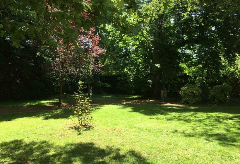 住宿加早餐  La Maison Des Pères