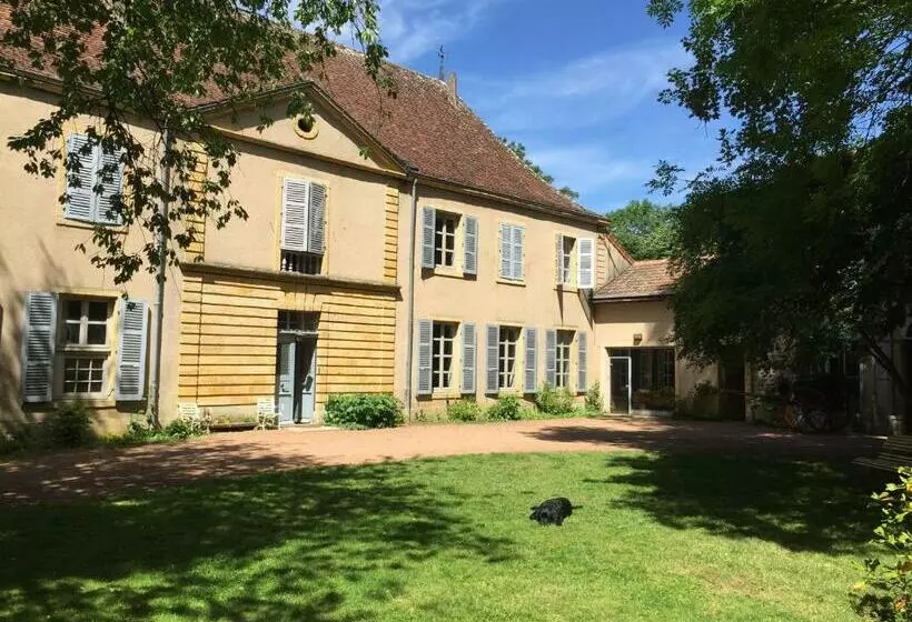 ベッドアンドブレックファースト La Maison Des Pères