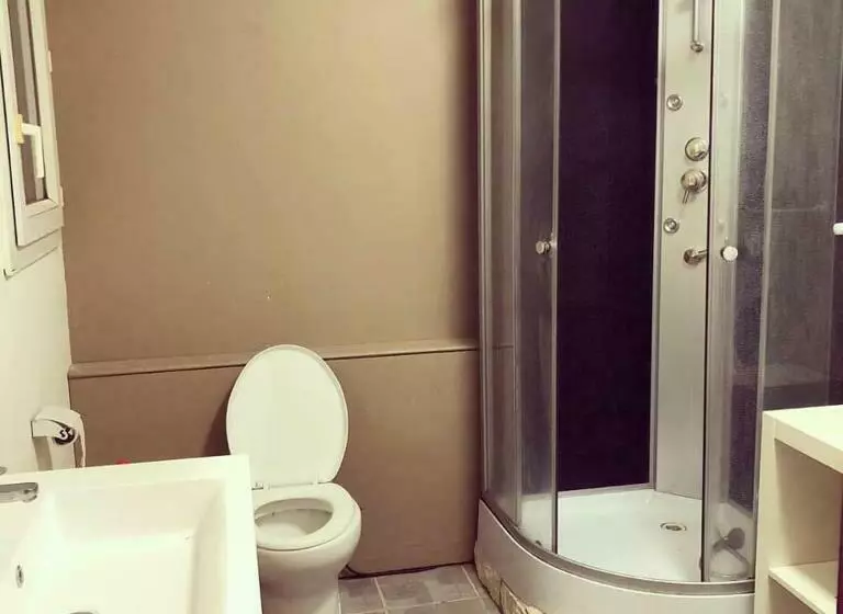 ベッドアンドブレックファースト La Romance