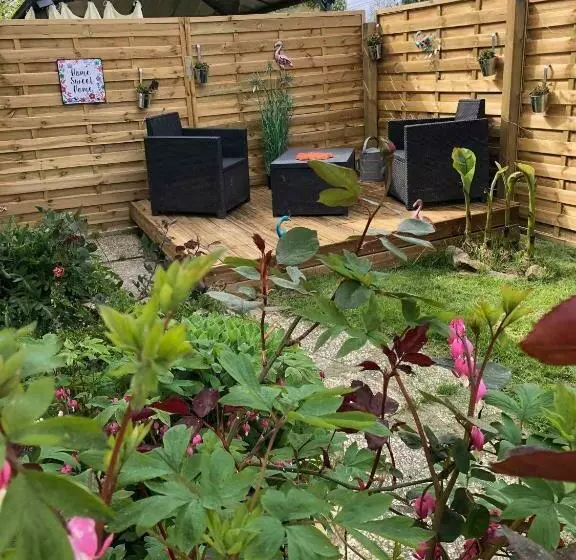 ベッドアンドブレックファースト La Romance