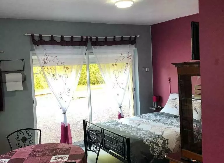 ベッドアンドブレックファースト La Romance