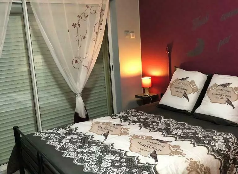 ベッドアンドブレックファースト La Romance