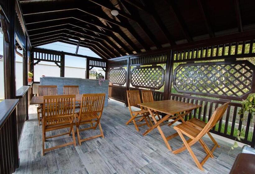 Отель Pensiunea Agroturistica Valentino