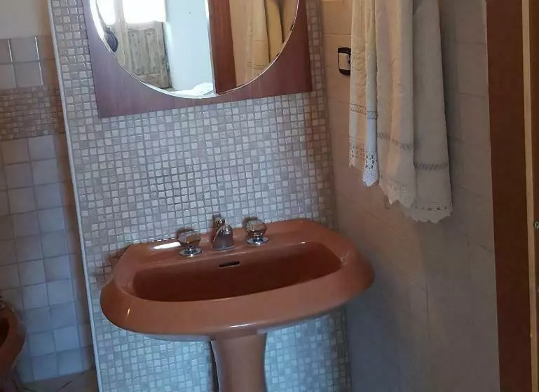 پانسیون Elilu Room