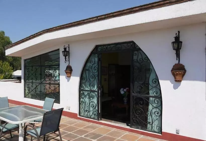 Retkeilymaja No Que No