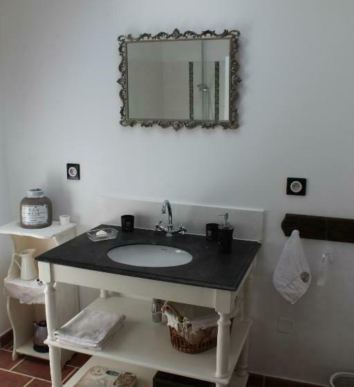 تختخواب و صبحانه Chambre D Hôtes L Ipomée