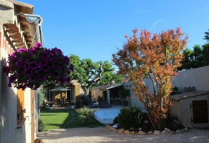 تختخواب و صبحانه Chambre D Hôtes L Ipomée