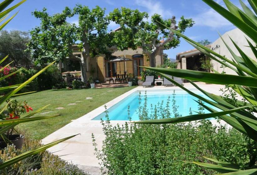 تختخواب و صبحانه Chambre D Hôtes L Ipomée