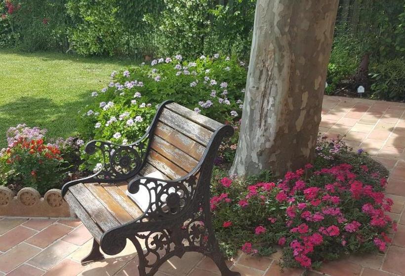 تختخواب و صبحانه Chambre D Hôtes L Ipomée