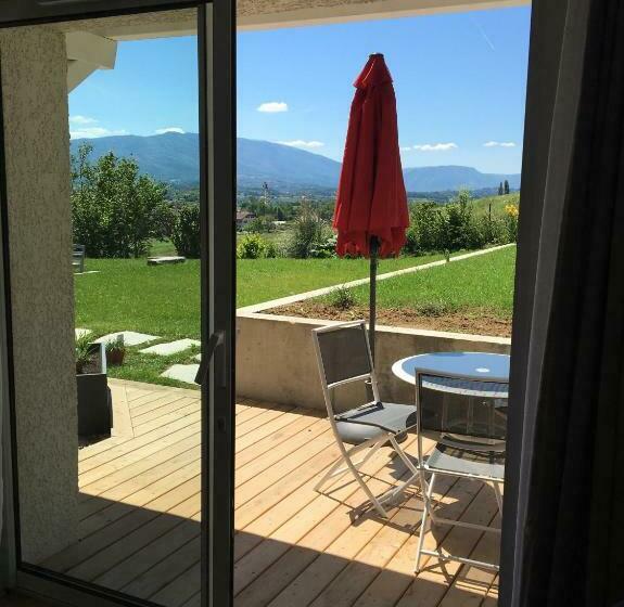 Bed and Breakfast Falhappy House