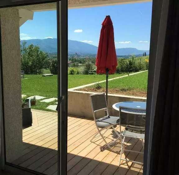 ベッドアンドブレックファースト Falhappy House