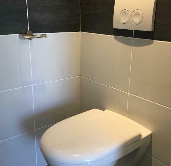 Bed and Breakfast Falhappy House