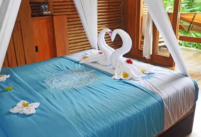 Lomakeskus Lagoona Beach Bungalows   Eco Stay