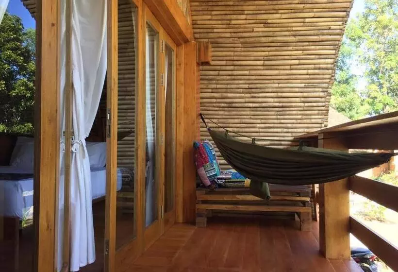 Lomakeskus Lagoona Beach Bungalows   Eco Stay